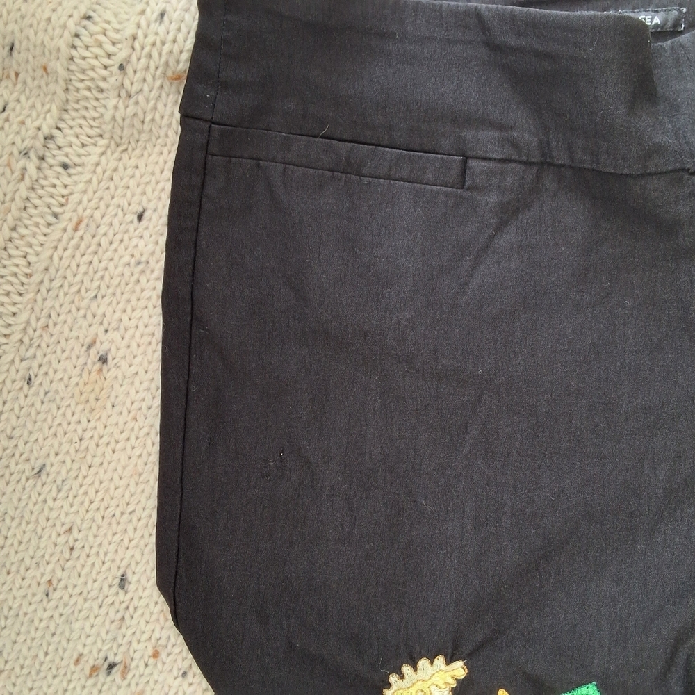 Black Leggins with Floral Embroidery - Picture 9 of 12